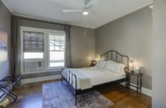 Vintage Boho Apartment in Great Midtown Location!