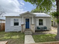 Cozy 2 bedroom— Min Walk to the River and Downtown