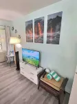 Heart of downtown Kona with WiFi and AC in brilliant Kailua-Kona