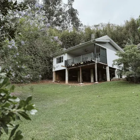 Possums Retreat - Private Spacious Cottage with Hydrotherapy Spa