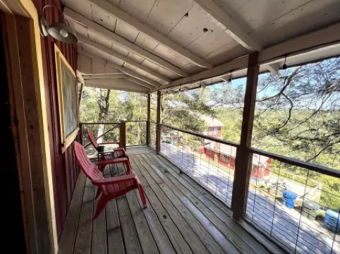 Romantic Cabin with Jetted Tub!  Minutes to Branson Landing and 76 Strip