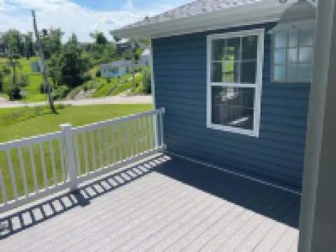 Cozy 2 - bedroom Little Blue House On The Hill in enjoyable Jefferson City