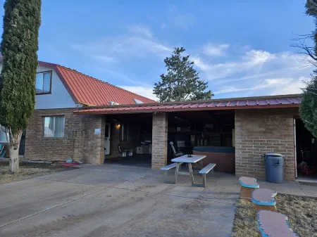 2 Bedroom~ Mountain Views~Close to Town and Wineries