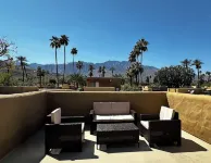 30-day minimum, 5 miles to downtown and 1 mile from airport