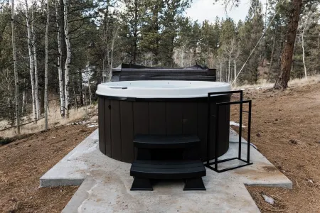 -Into the Woods A-Frame- Hot Tub- Fire Pit-