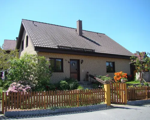 Apartment with balcony in a quiet, sunny location on the outskirts of Saxon Switzerland Hotels in Sebnitz