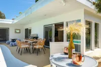 Spacious Studio City Home: Pool, Jacuzzi, Valley Views, Near Universal