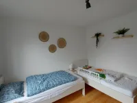 Gemütliche Erdgeschosswohnung mit Terrasse Hotels in Westerdeichstrich