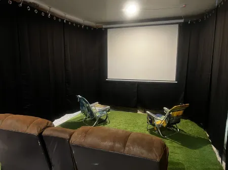 Exclusive Oceanside w/Pool, Elevator, 6 BR, Family Friendly, Steps from Beach