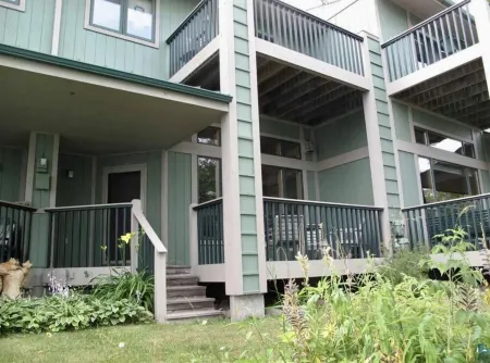 Superior Sanctuary on Lake Superior. Just 6 mi from Lutsen Mountain ski resort!