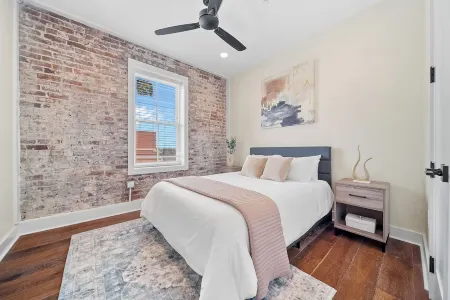 Knoxtopia: BRAND-NEW Downtown Knoxville Condo in Historic Century Building