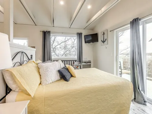 Magical Moments Await! Fabulous Lake View & Star Gazing from Upper Balcony. - 샬레 호텔