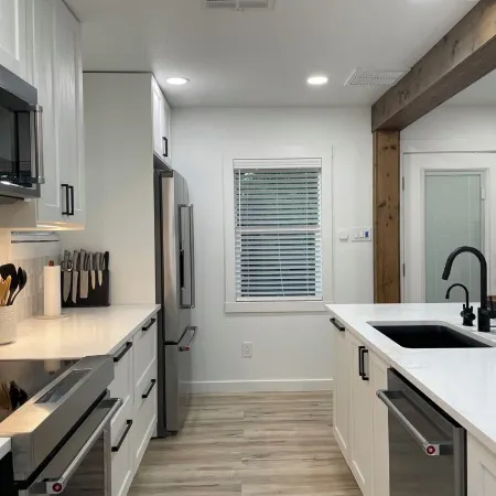 Modern Garage Apartment in the Heart of Downtown Georgetown