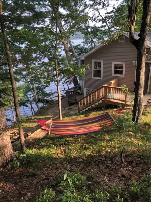 Lakefront Cabin - シャレー