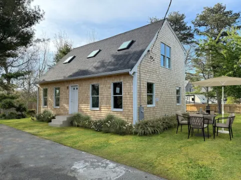 Brand New Four Bedroom Home Near Beach and Town