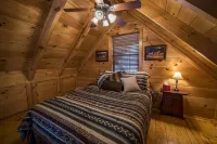 SOUTHERN CHARM w/ Hot Tub - Mountains Are Calling And We Must Go!!! 데칼프 카운티 호텔