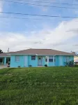 Charming villa with 2 bedrooms, 4 miles from gulf beaches. Dogs welcome!