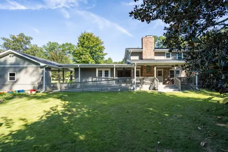 4BR Cozy Home, Close to UGA & Downtown Athens Отели в г. Атенс