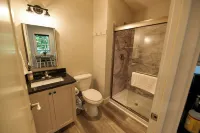Valley Overlook - Cozy Cabin near Blossom Music Center, 1BR - Peninsula, Ohio
