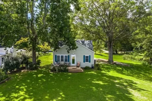 Cheery Waterfront Cottage w/Boat Dock