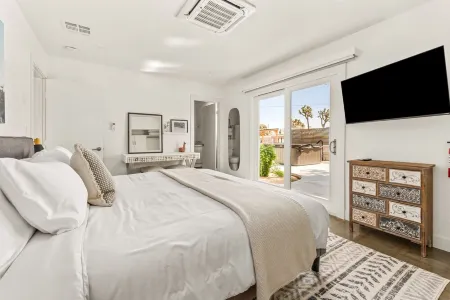 New Property! The Barberry Oasis w/ in-ground pool, separate spa & a game room!