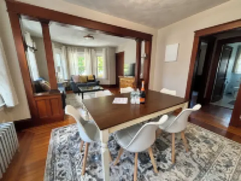 Cozy, 3 bed retreat near downtown Bristol