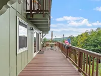 Mountainside Retreat with Serene Sunset Views over Mountains and Newfound Lake Hotels in Bristol