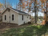 Quiet cabin on Moose Lake in Hayward, Wisconsin. Hotels in Round Lake
