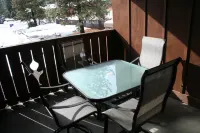 Icicle Village Resort Luxury Condo, Jacuzzi Bath. 1/2 mile from down town.