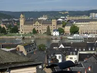 Spacious apartment with a panoramic view of the Rhine, Deutsches Eck and fortress 科布倫茨住宿飯店
