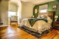 Lux family retreat, hot tub, specular views. Spacious home on the golf course.