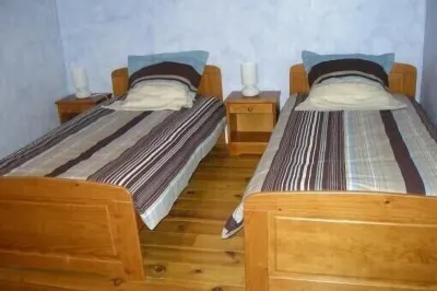 Cottage rental in the village Three stars Hotels near L'Entrepôt Thiers Bar - Bowling - Laser Game - Snacking