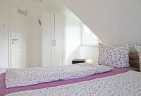 Thatched-Roof House Margarita (3 Bedrooms; 2 Bathrooms) in Zierow Near Wismar