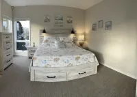 DELUXE Margate Beach Home with POOL, JACUZZI, & Spectacular Bay View - Sleeps 12