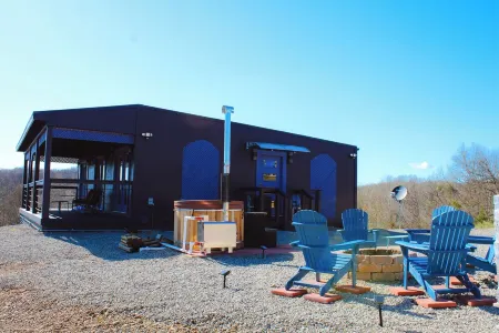 Unique Waterfront Nature Cabin Hot Tub Sauna 3 mi from Hocking Hills St Pk