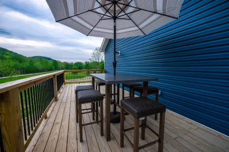 Red River Gorge, Hollerwood Stays! High Speed Wi-Fi, Pet-Friendly! New Home!