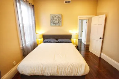 Modern 3BR/ Free Parking Close to Encore- Everett #2 Hotels near Costco Wholesale