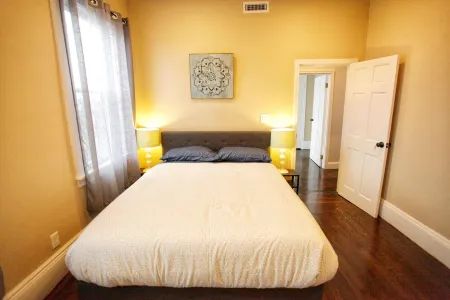 Modern 3BR/ Free Parking Close to Encore- Everett #2