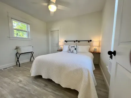 Downtown Grand Haven stylish retreat