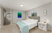 Luxury Durango Retreat, 5 Min to Downtown, Hot Tub, Views, Games, Pets Welcome!