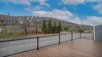 5 Bedrooms 5 1/2 Bath Ski Area Views, Walk to Skiing, Huge Common Space & Decks!