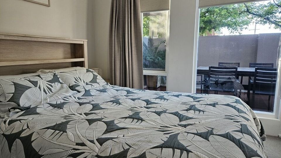 Highly rated 2 bedroom self contained apartment in a fantastic location