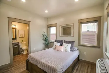 Heart Trail Lookout Unit 1 BRAND NEW HOT TUB and “The Griz” Cold Plunge! Отели в г. Коконино