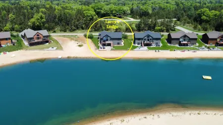 All-Season Beach House Castle Rock Lake - Larry's Lodge Отели в г. Джермантаун