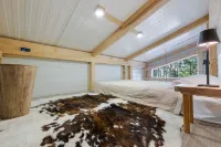 樹梢, 凱尤卡湖景現代奢華度假屋 - 含豪華樹屋 - 民宿