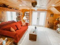 Cozy, Quiet and Private, Giant Jacuzzi Tub, 25 minutes to Asheville & Cherokee