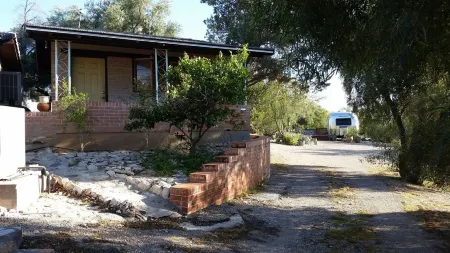 Isabels House - Cozy Desert Retreat Отели рядом с достопримечательностью «Tucson Clay Co-Op»