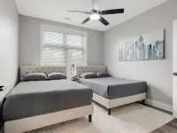 King Suite, Modern Loft Close to Downtown! Hotels in Dunean