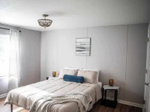 Moccasin Creek Cottage - Hocking Hills State Parks- Cozy back yard 皮卡韋縣住宿飯店