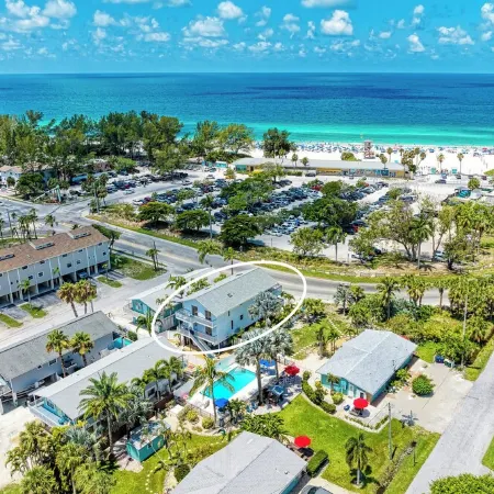 Across the street from the Beach, restaurants, free wifi.